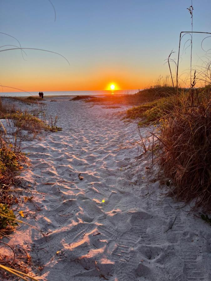 Surf Studio Beach Resort Cocoa Beach Buitenkant foto