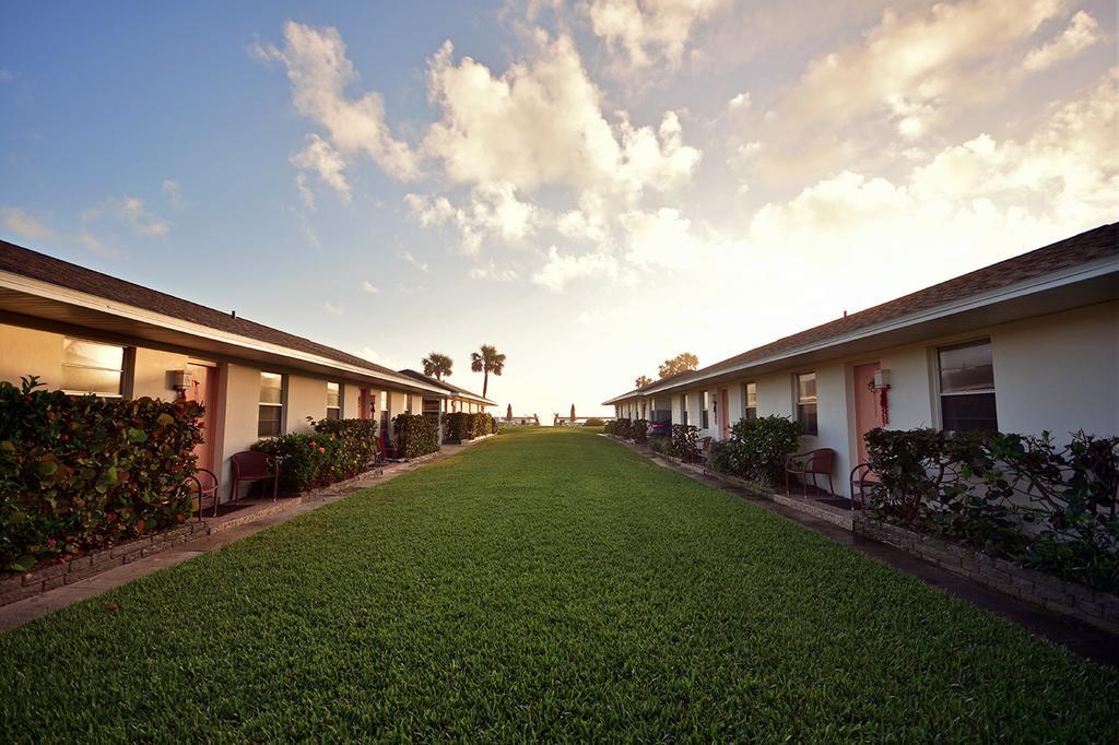 Surf Studio Beach Resort Cocoa Beach Buitenkant foto