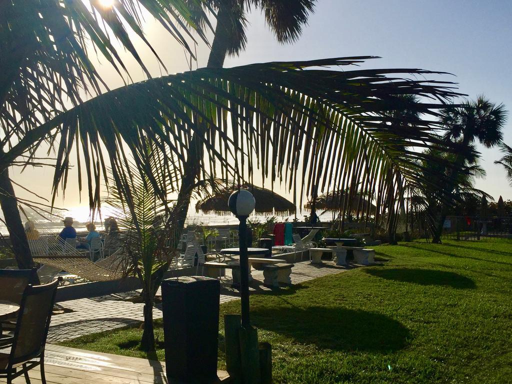 Surf Studio Beach Resort Cocoa Beach Buitenkant foto