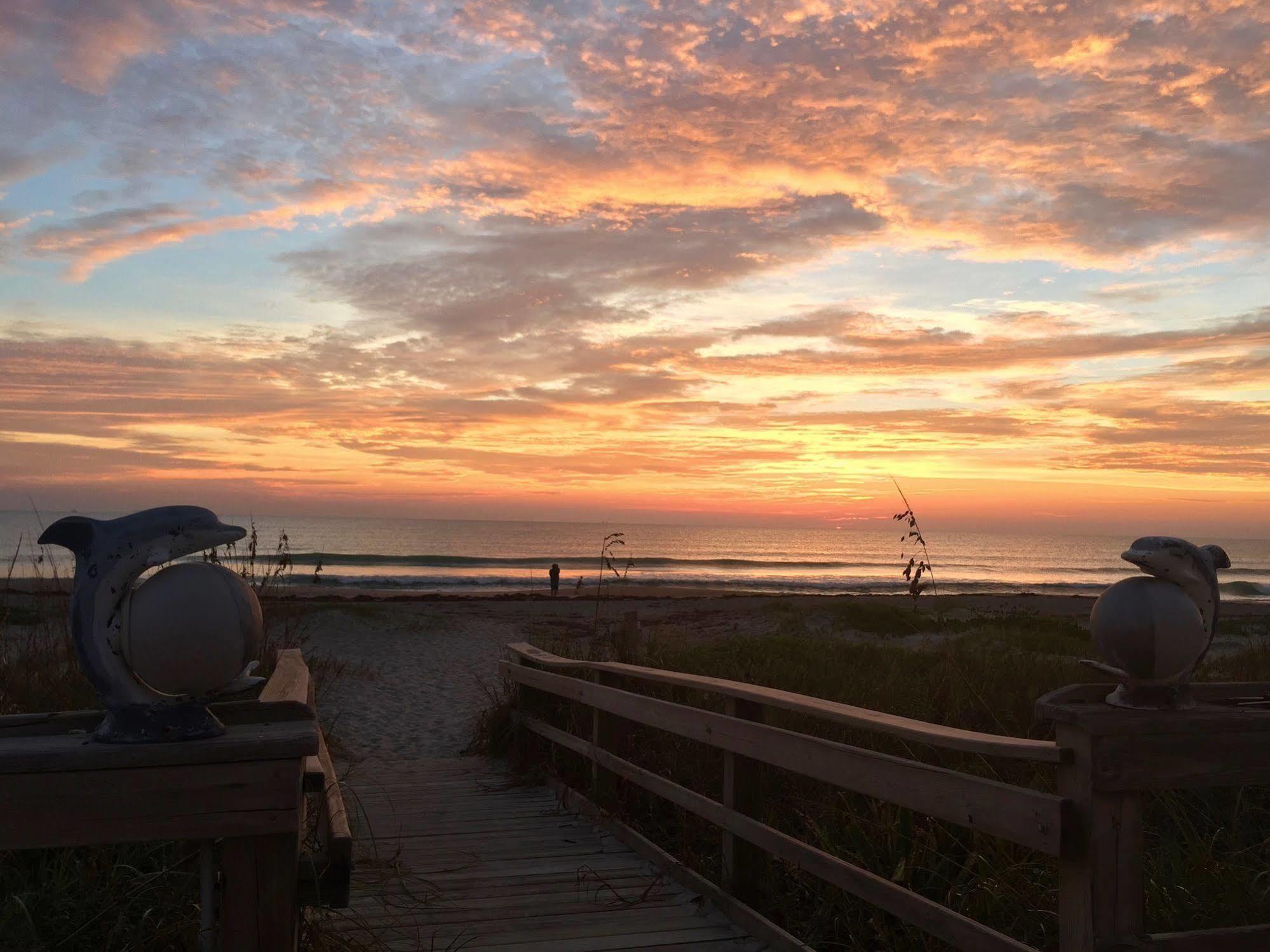 Surf Studio Beach Resort Cocoa Beach Buitenkant foto